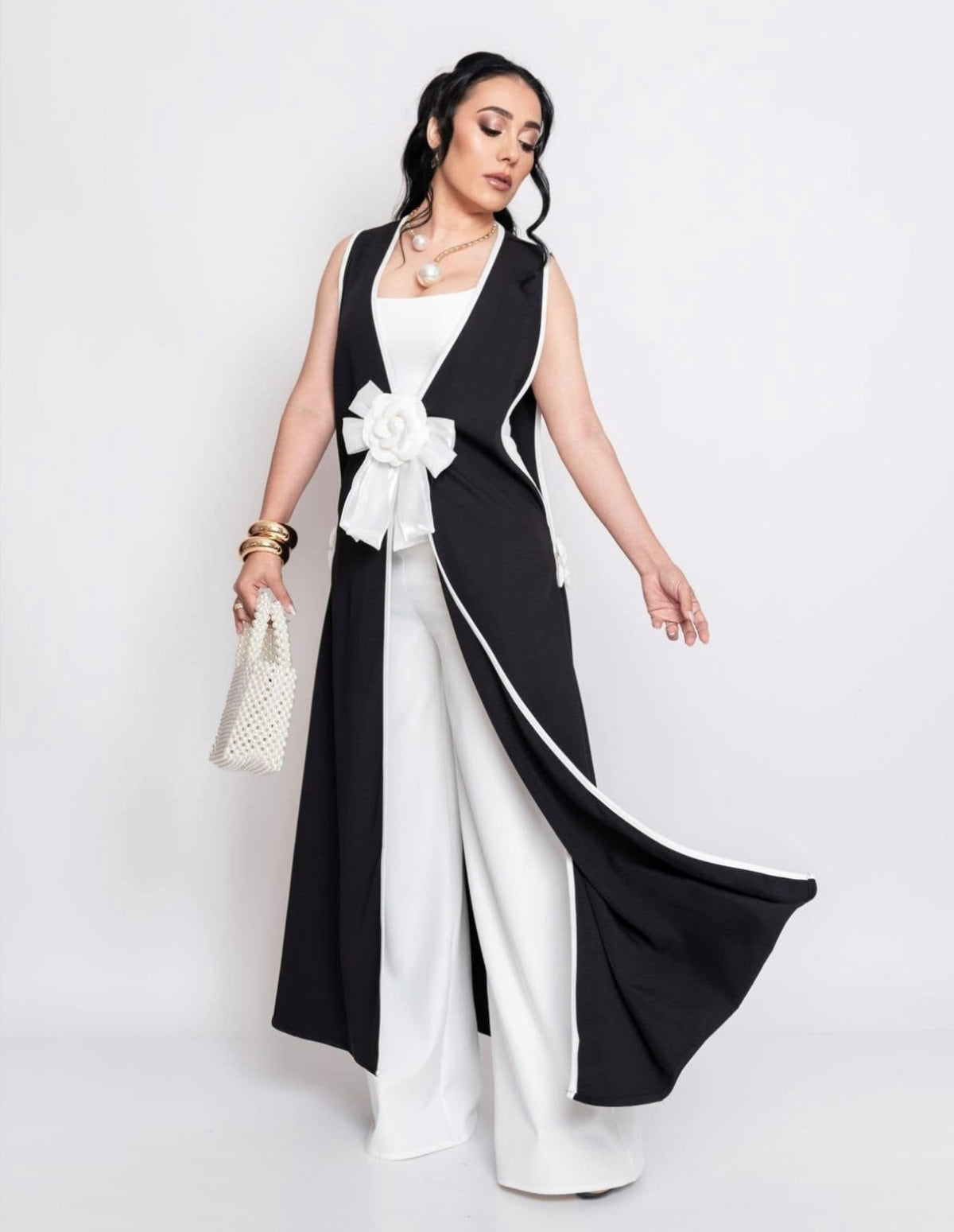 White/Black Elegant Set