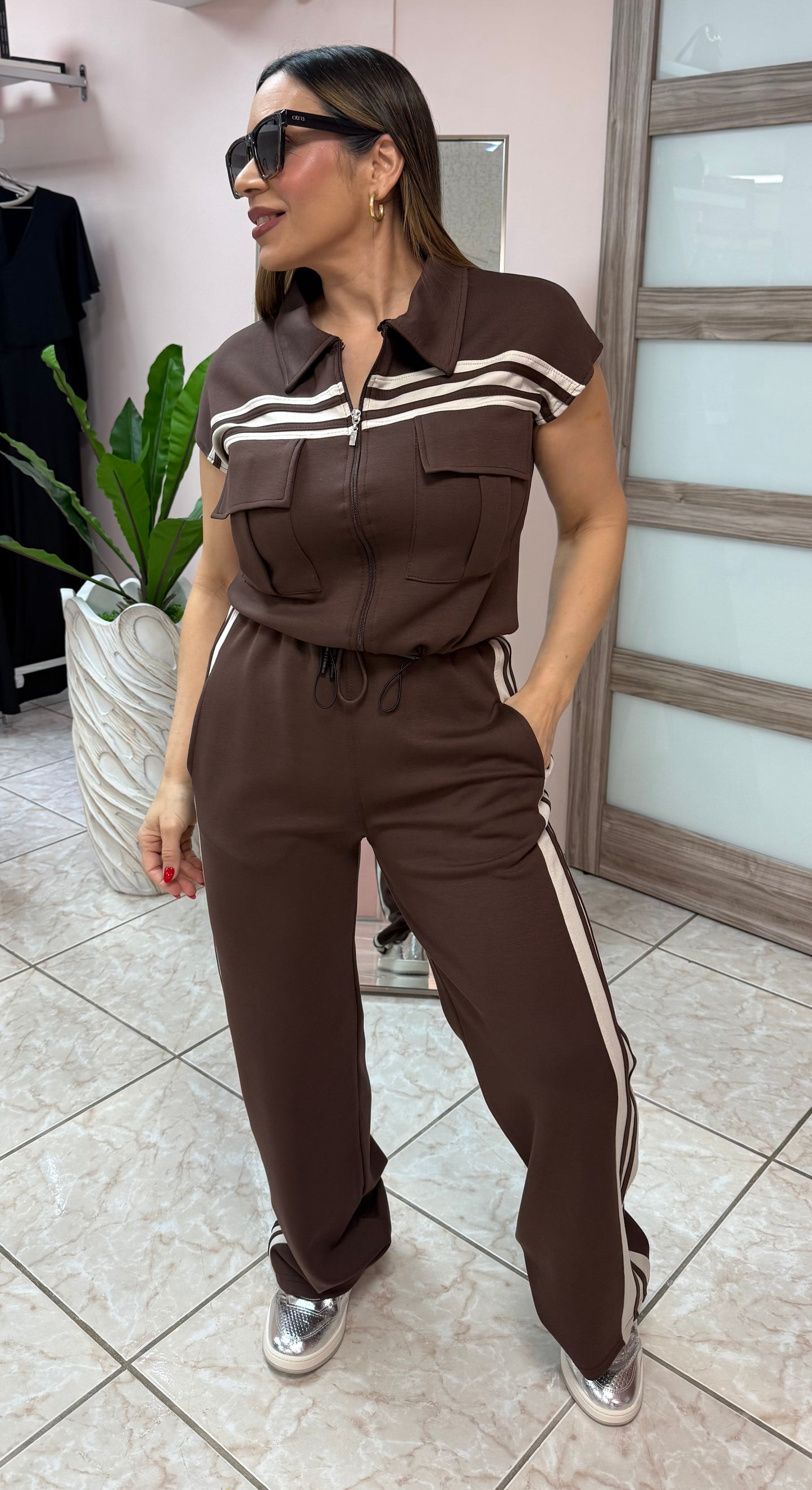 PRE-ORDEN Chocolate Travel Pant Set  ( Llega para la semana del 6-11 Abril)